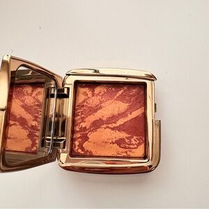 Hourglass Ambient lighting blush -At night (4.2 g)